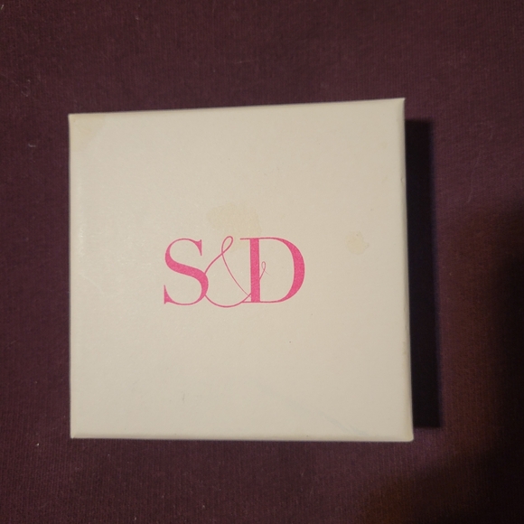 Stella and Dot earrings - Picture 2 of 4